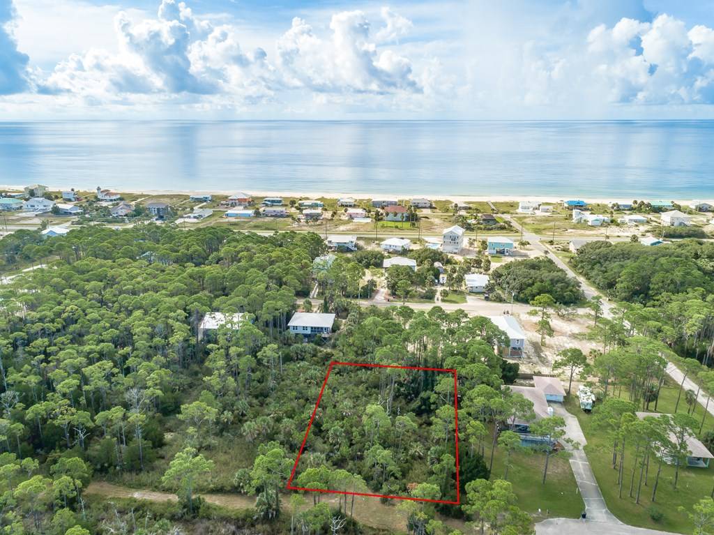 St. George Island, FL 32328,516 E Bay Shore Dr