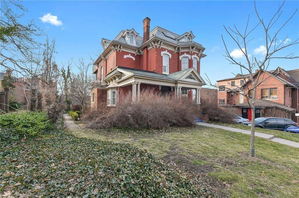 264 MACNAB Street S, Hamilton, ON L8P 3E3