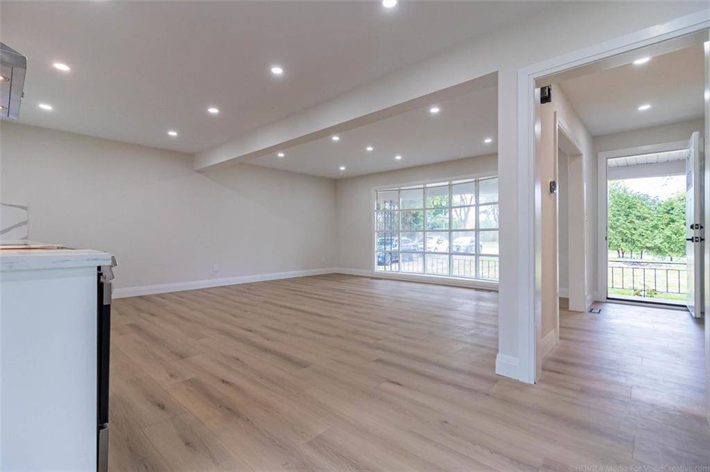 176 MOHAWK Road #1, Ancaster, ON L9G 2W9