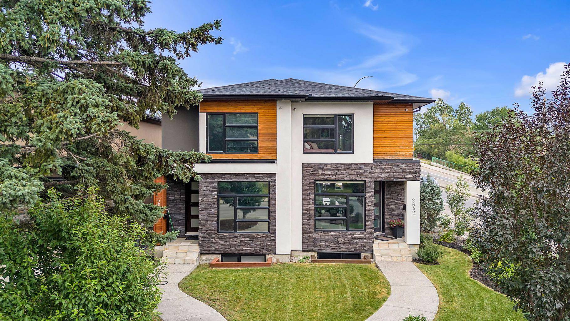 Calgary, AB T3E 1X7,2642 25 ST SW