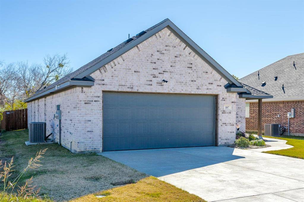 Corsicana, TX 75110,107 Randal Row