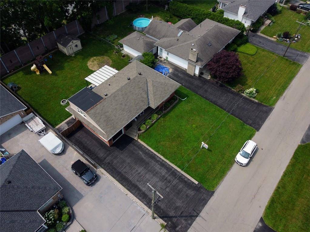 26 HATTON Drive, Ancaster, ON L9G 2H6
