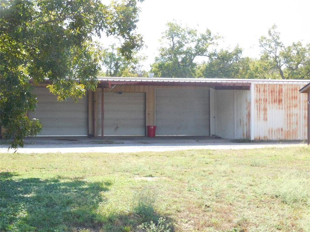 Hubbard, TX 76648,604 NE 4th Street