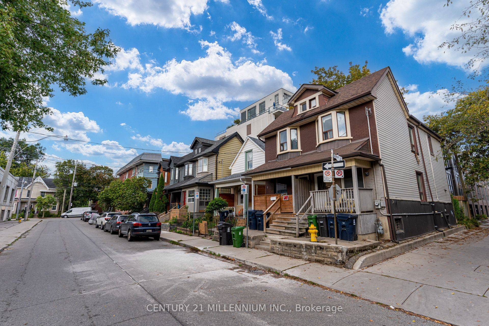 Toronto E01, ON M4L 2N4,69 Laing ST