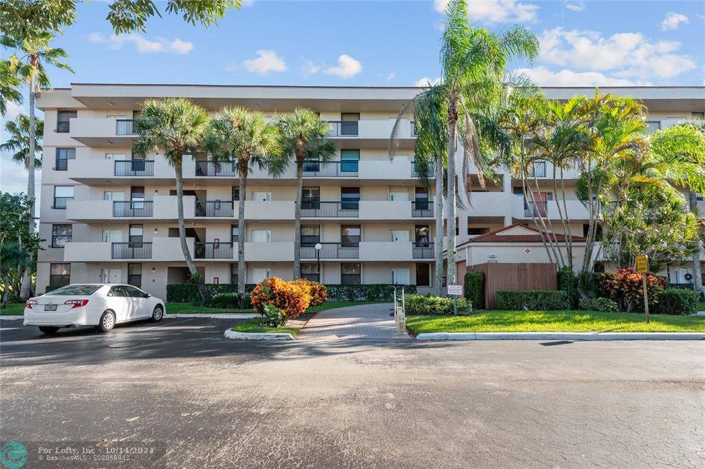 Coconut Creek, FL 33066,2767 Carambola Cir  #402