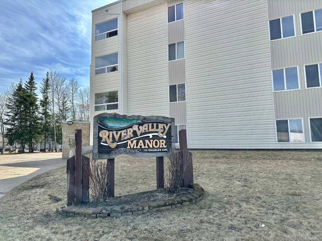 Fort Mcmurray, AB T9H1R3,111 Charles AVE #313