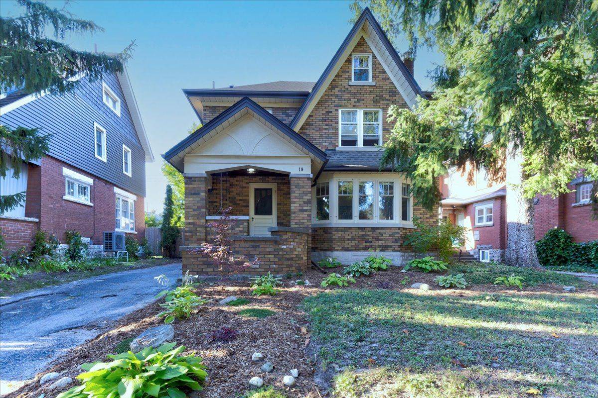 Kitchener, ON N2M 1X1,19 Homewood AVE