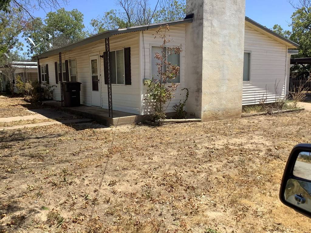 Brady, TX 76825,1007 Bee St