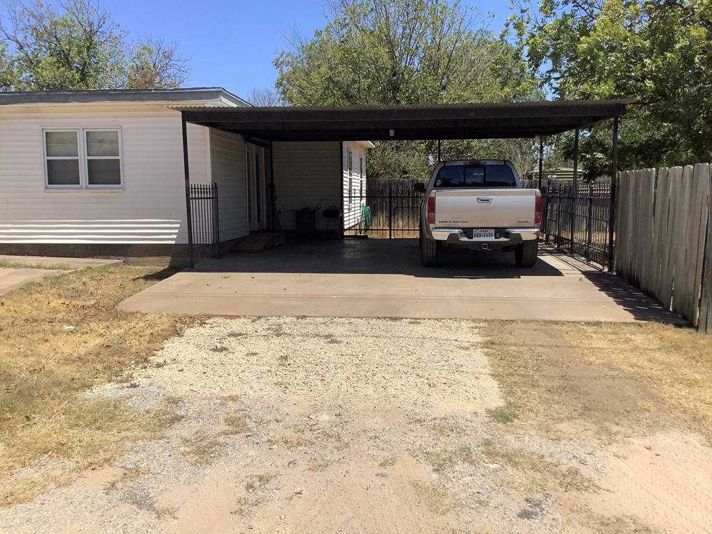 Brady, TX 76825,1007 Bee St