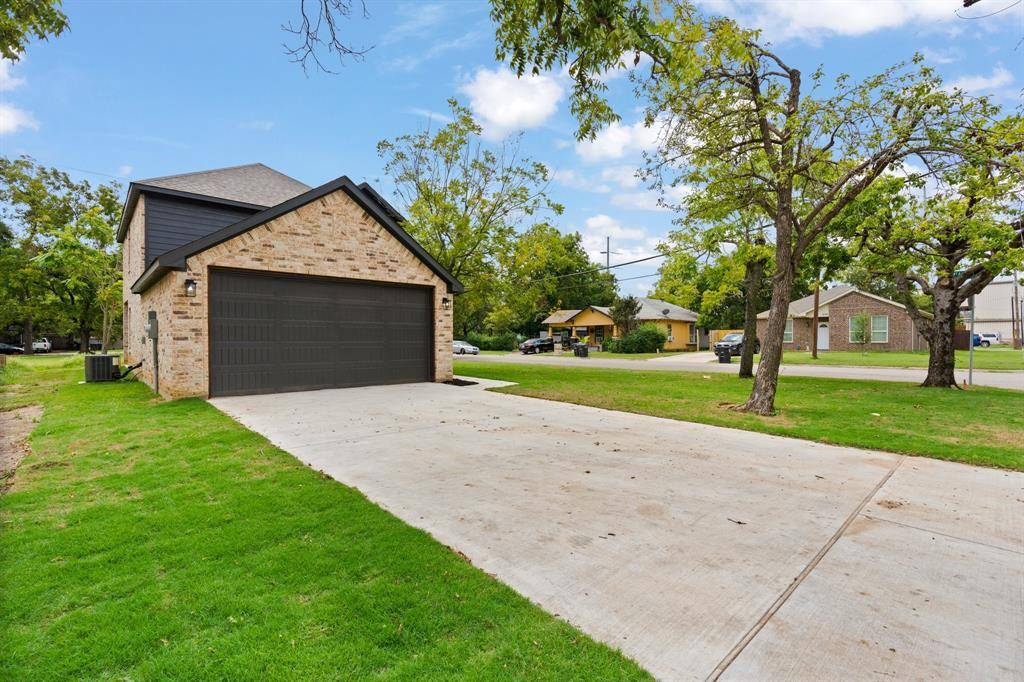 Cleburne, TX 76031,202 Robbins Street