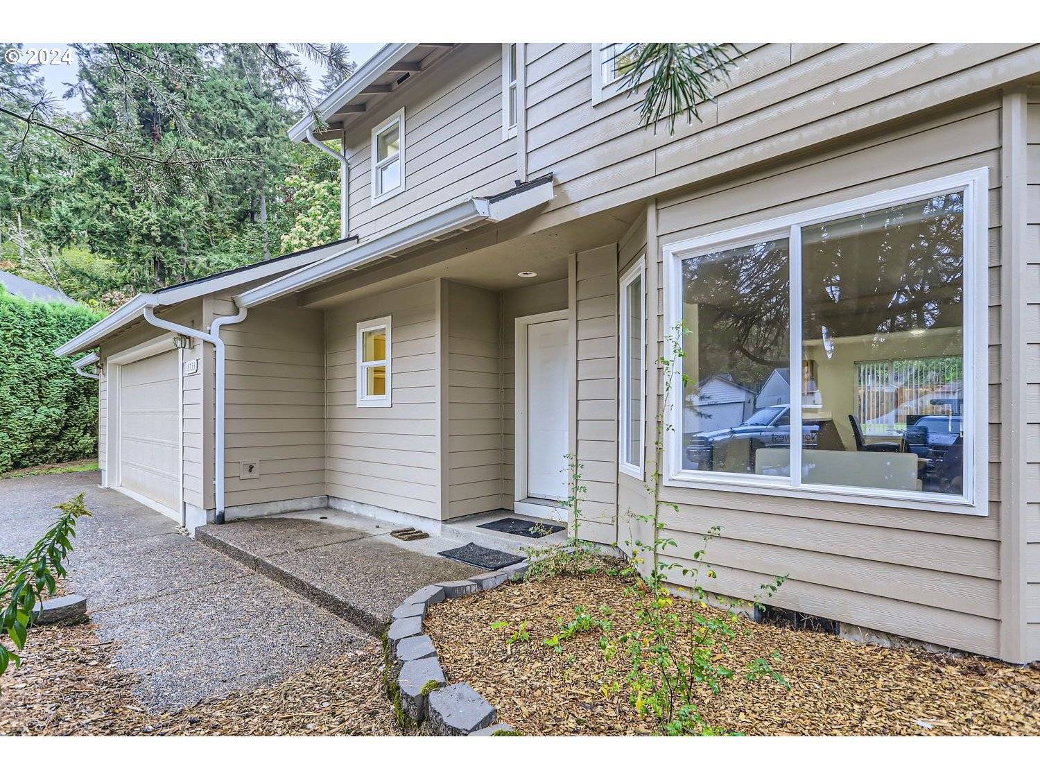 Portland, OR 97236,16733 SE POWELL VIEW CT