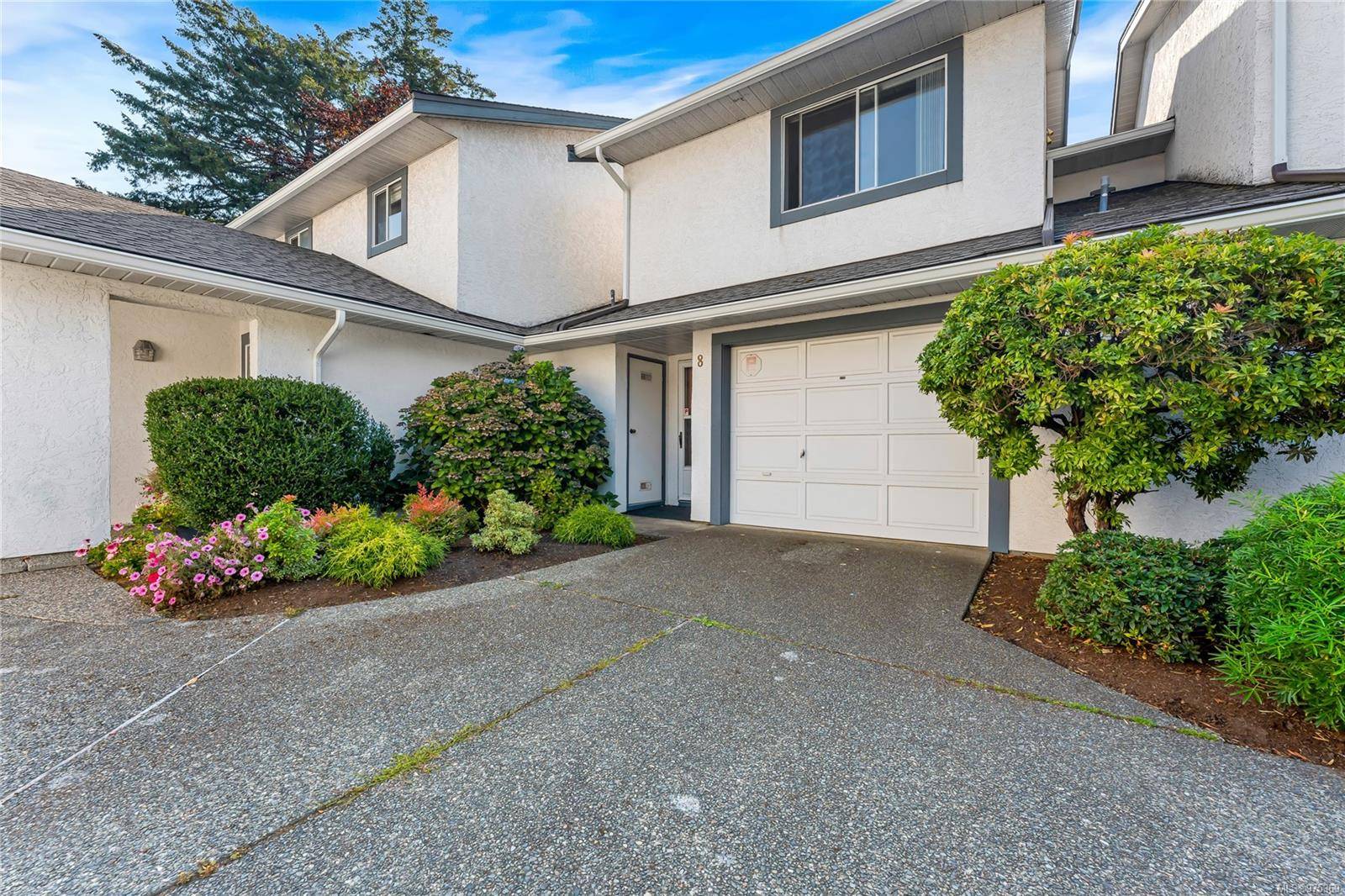 Colwood, BC V9B 1W4,2147 Sooke Rd #8