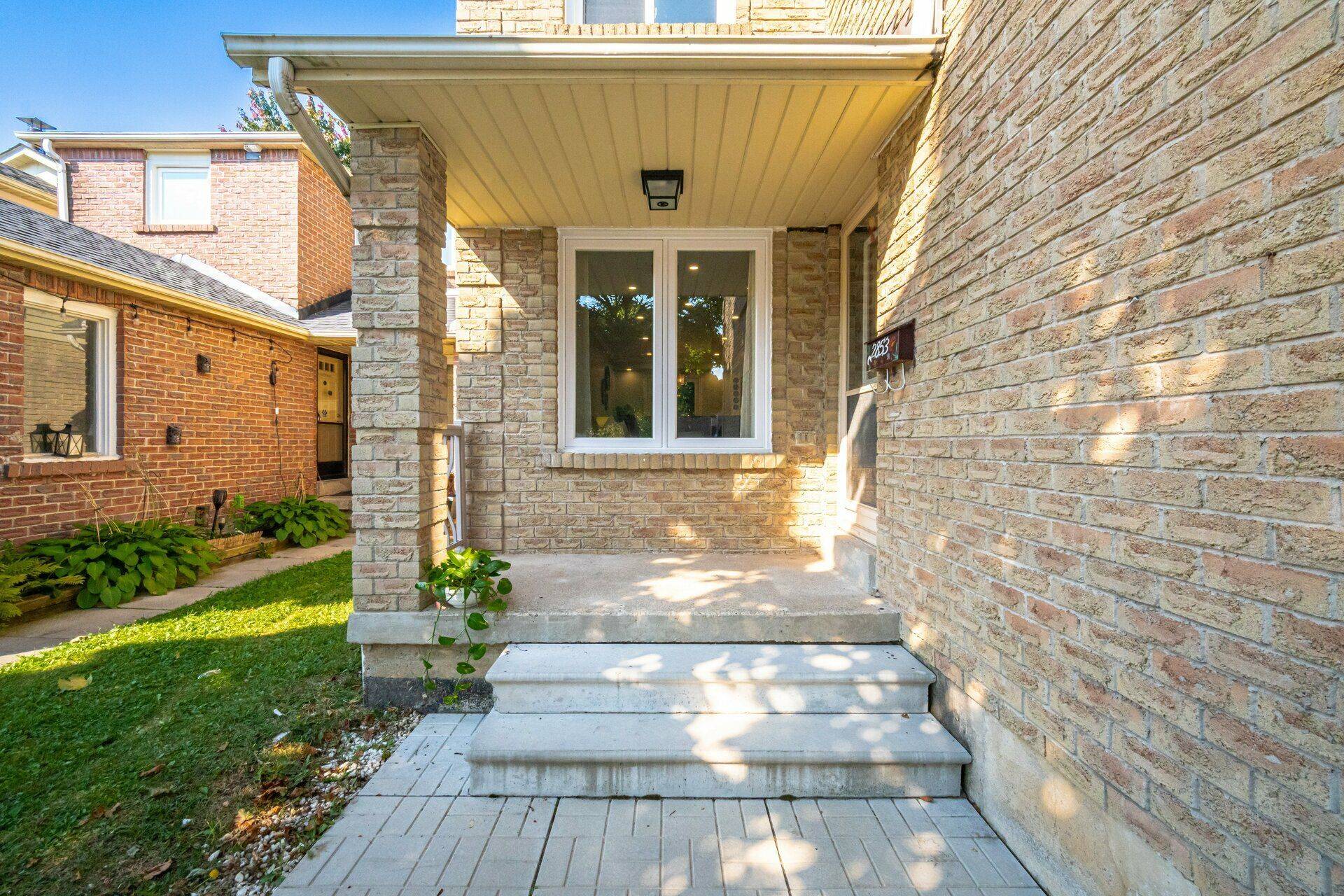 Mississauga, ON L5N 4A2,2853 Monticello Mews