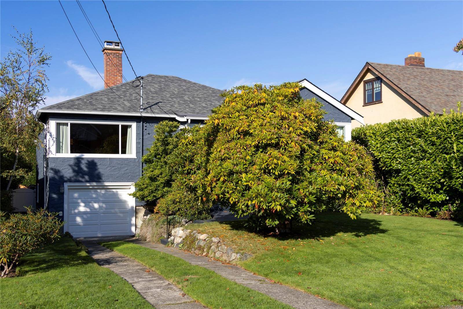 Oak Bay, BC V8S 4X3,564 St. Patrick St