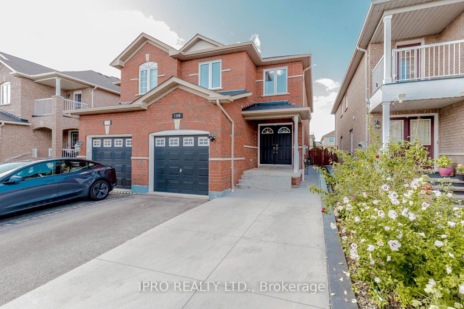 Mississauga, ON L5W 1X2,7156 Village WALK