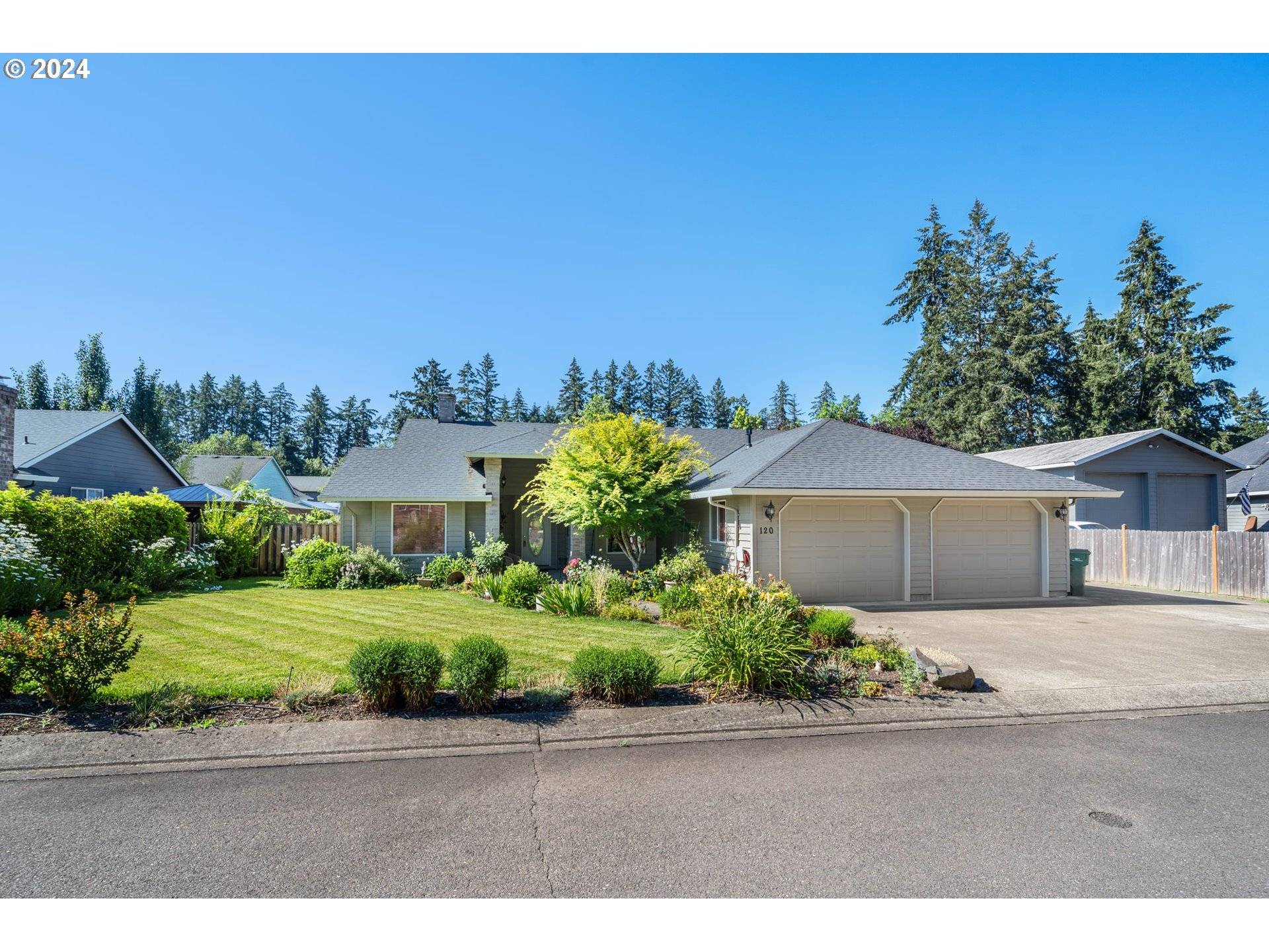 Newberg, OR 97132,120 W NICHOLAS WAY