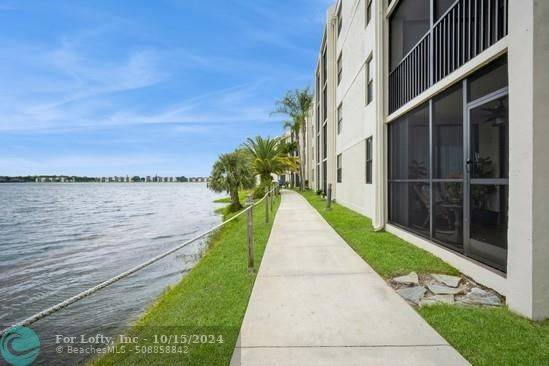 Oakland Park, FL 33309,116 Lake Emerald Dr  #203