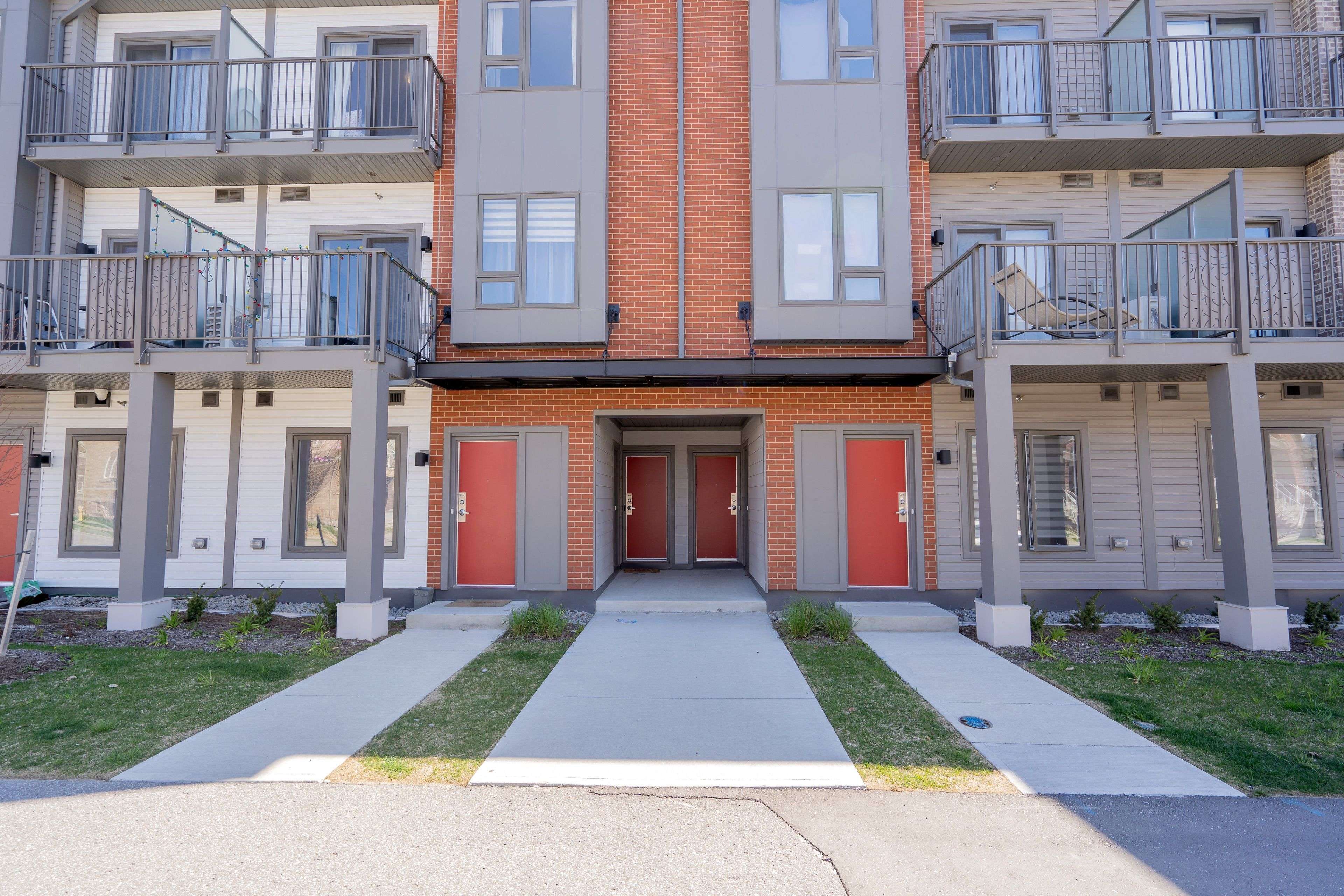 Pickering, ON L6V 2P8,2635 William Jackson DR #406