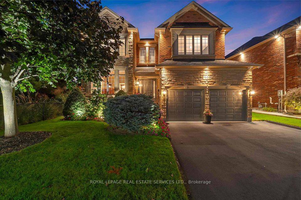 1533 Pinery CRES, Oakville, ON L6H 7J9