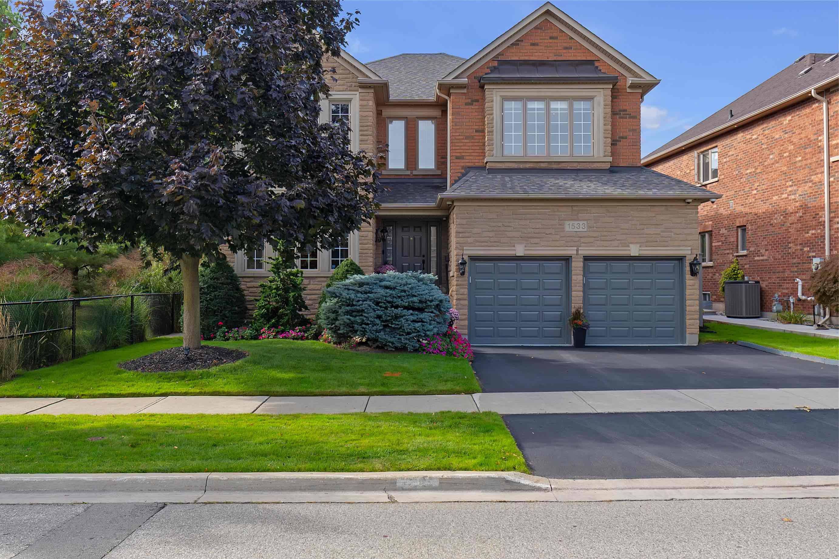 1533 Pinery CRES, Oakville, ON L6H 7J9