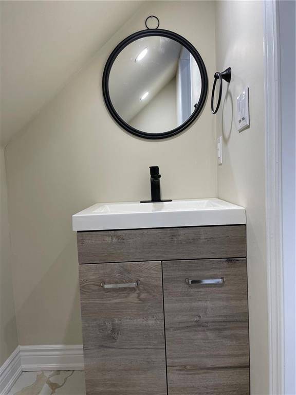 Hamilton, ON L8K 2P9,117 HUXLEY Avenue S #2