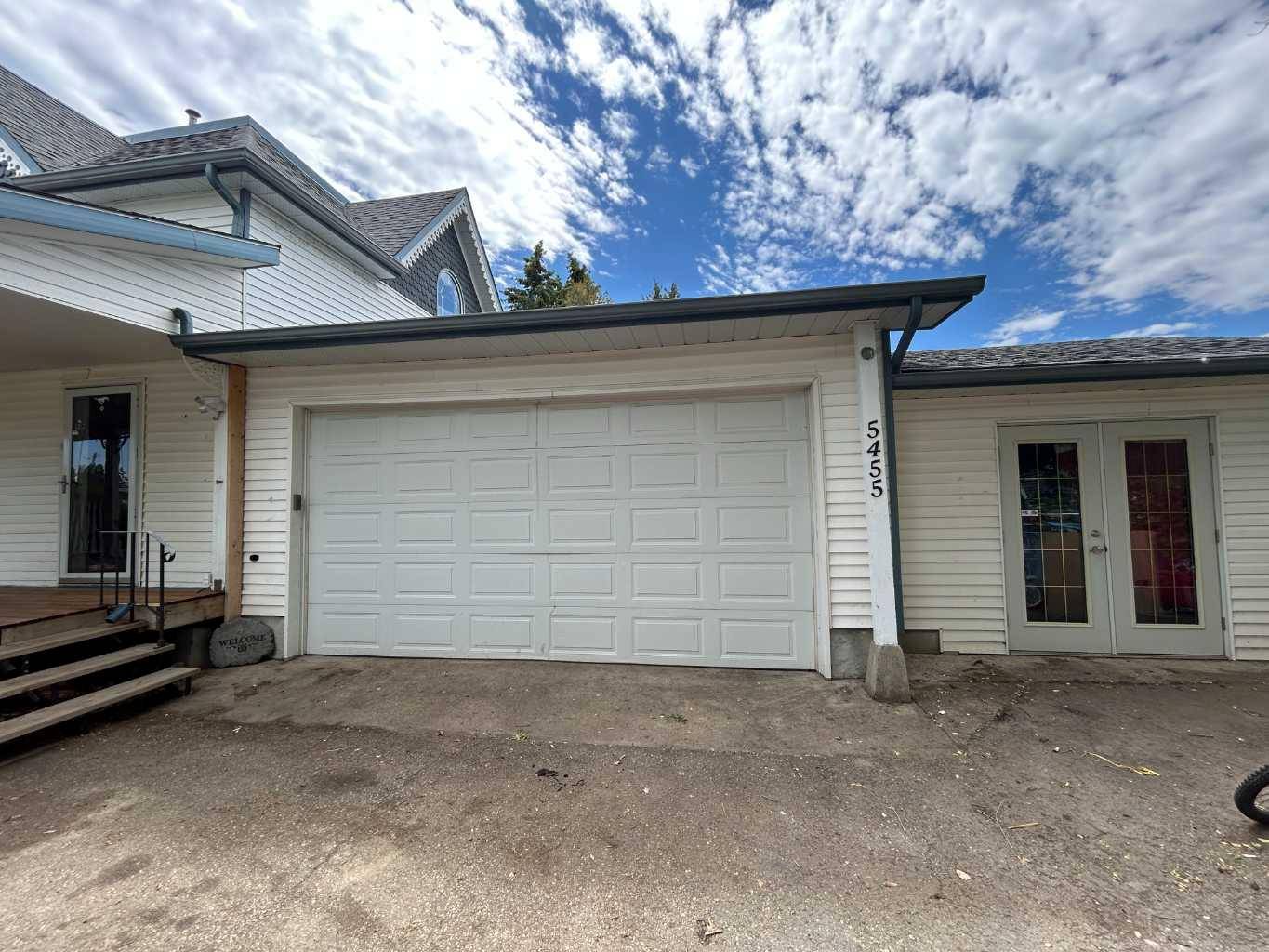 Lacombe, AB T4L 1L1,5455 52 Avenue