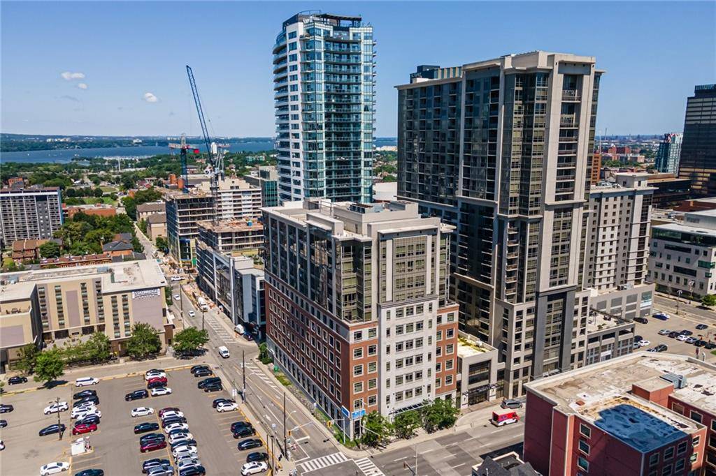 150 MAIN Street W #1006, Hamilton, ON L8P 1H8