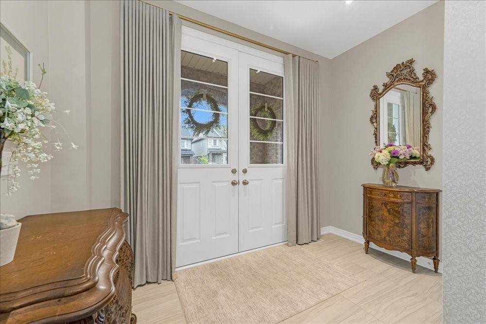 52 BEASLEY GROVE, Hamilton, ON L9K 0J7