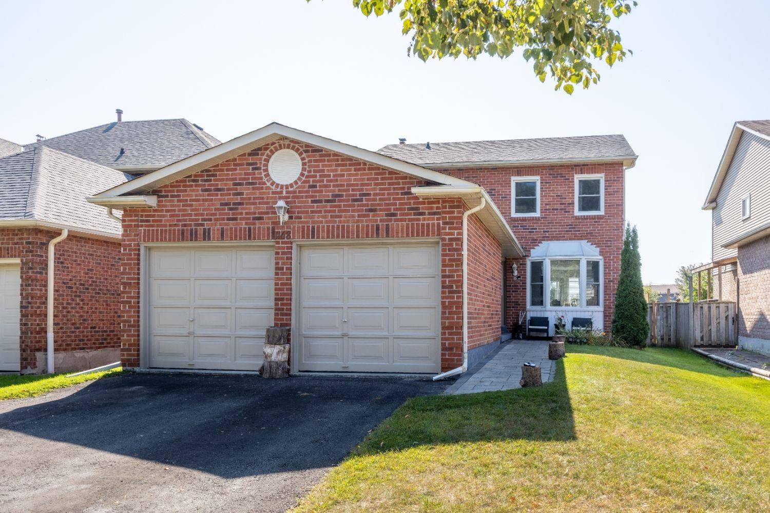 Durham, ON L1X 1A7,1168 Pebblestone CRES