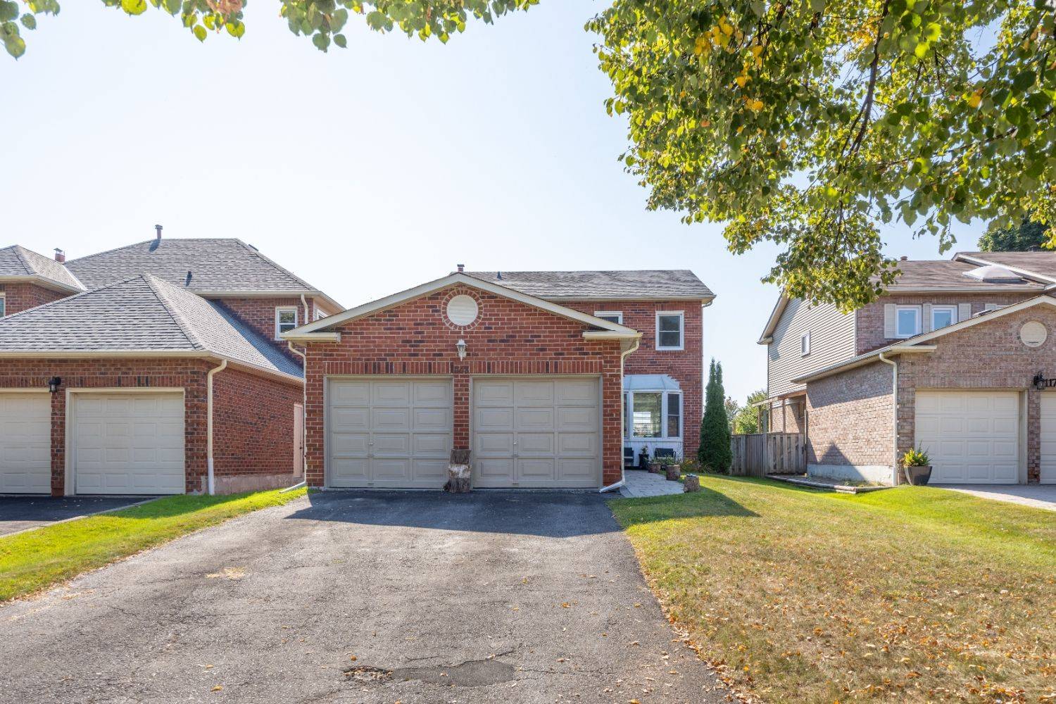 Durham, ON L1X 1A7,1168 Pebblestone CRES