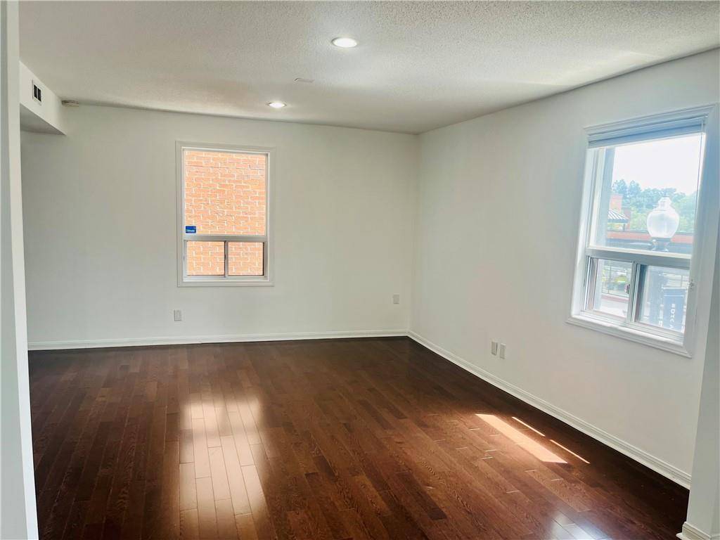 267 LAKESHORE Road E #2nd Flr, Oakville, ON L6J 1H9