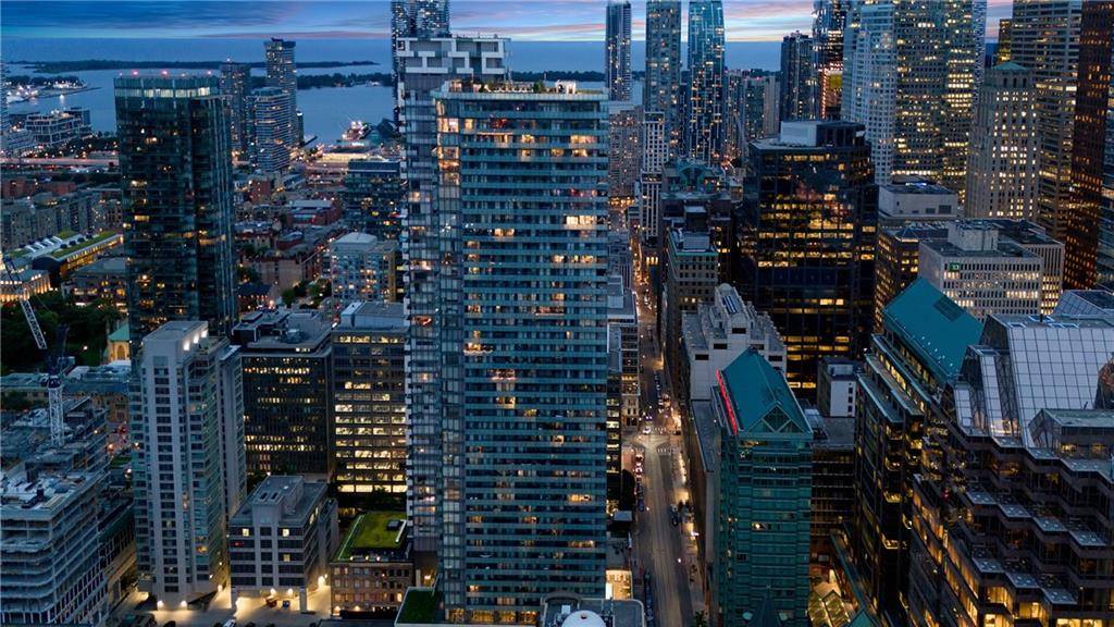 Toronto, ON M5C 0A7,20 LOMBARD Street #3711