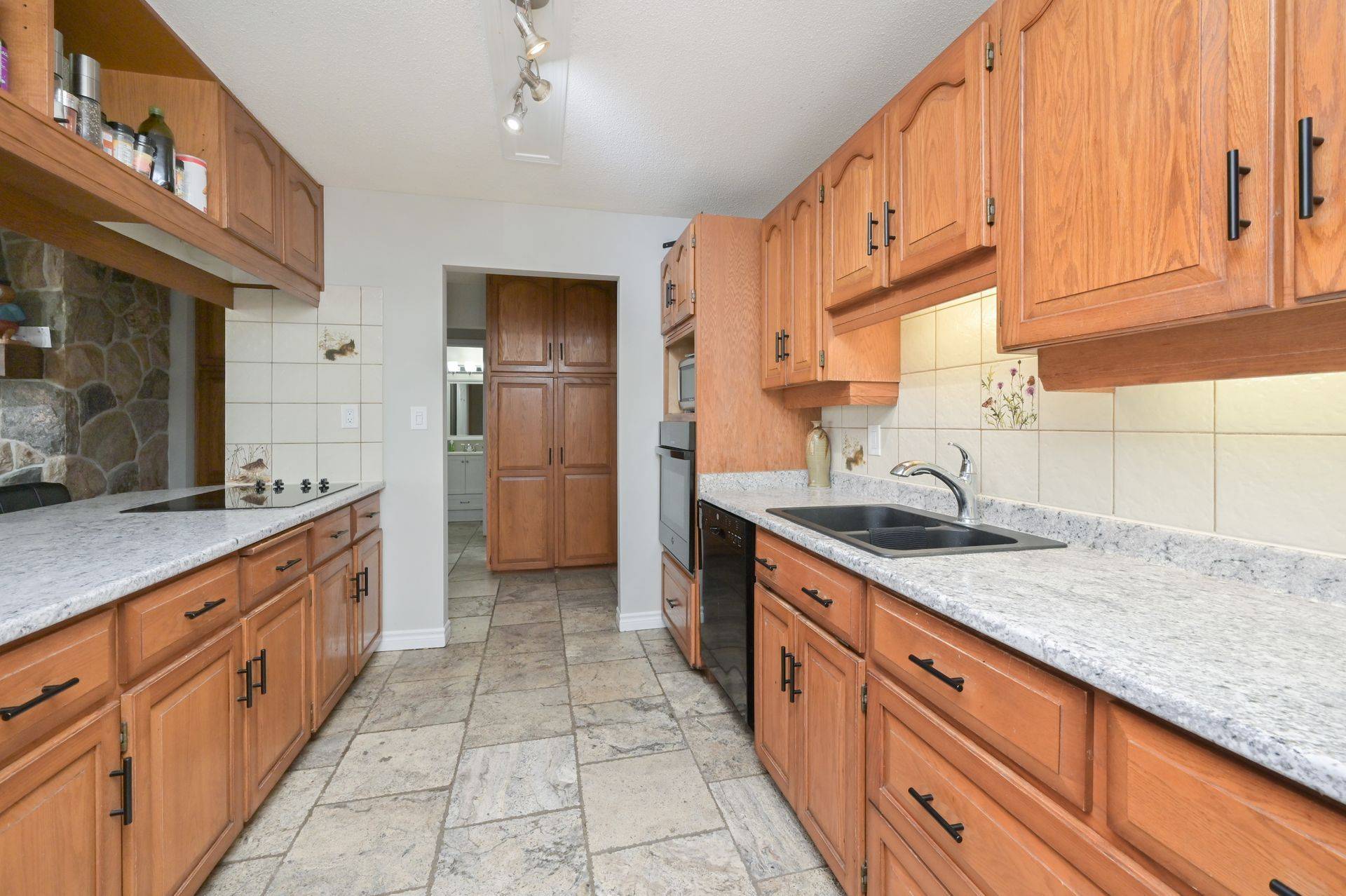 Caledon, ON L7C 1Z1,12530 Chinguacousy RD