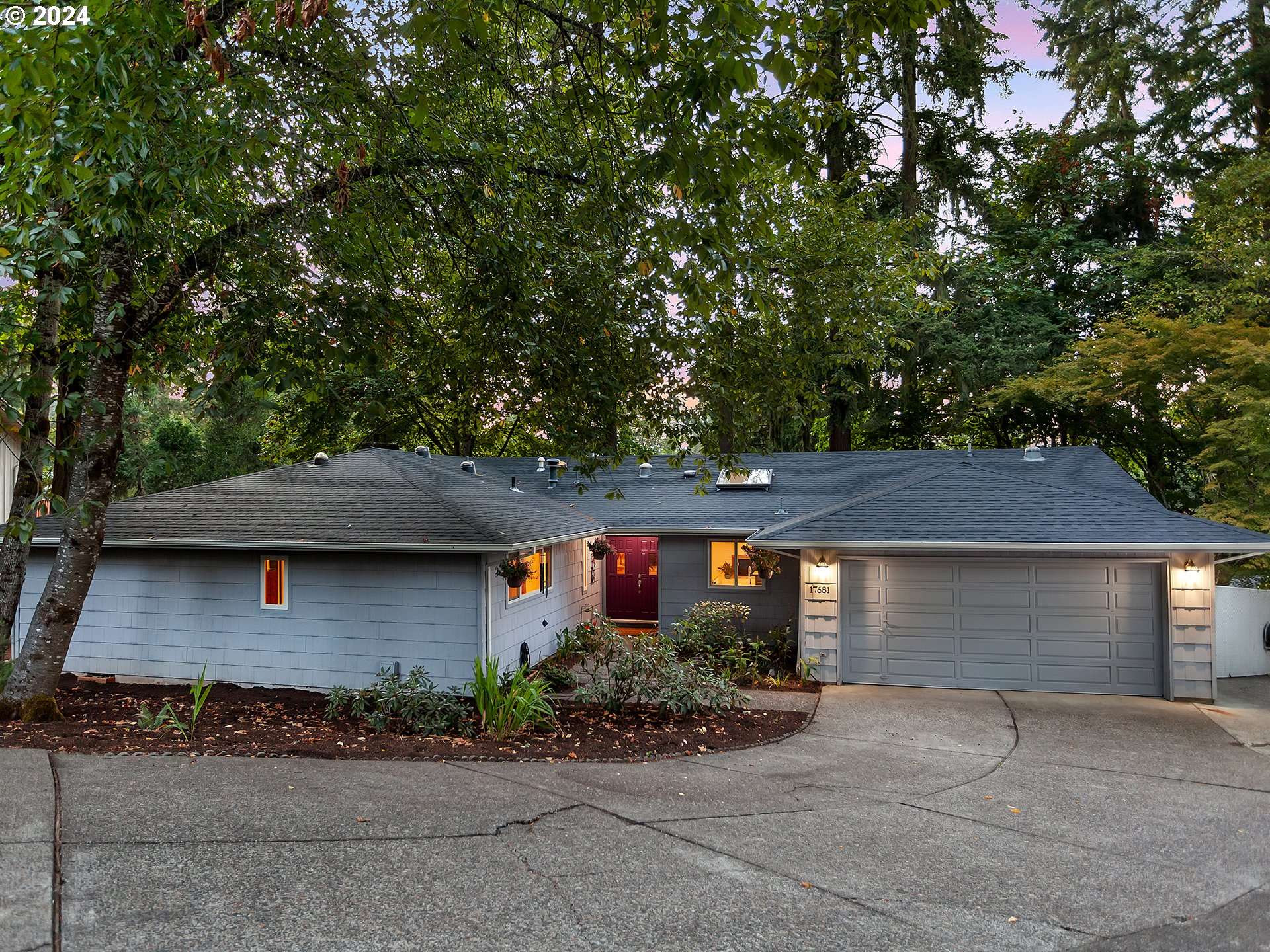 Lake Oswego, OR 97034,17681 LEAFY LN