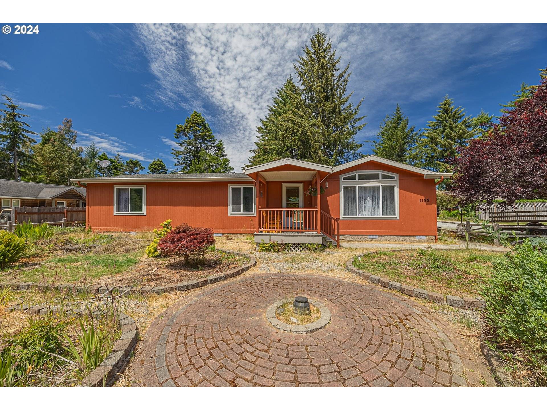 Bandon, OR 97411,1155 SE 6TH ST