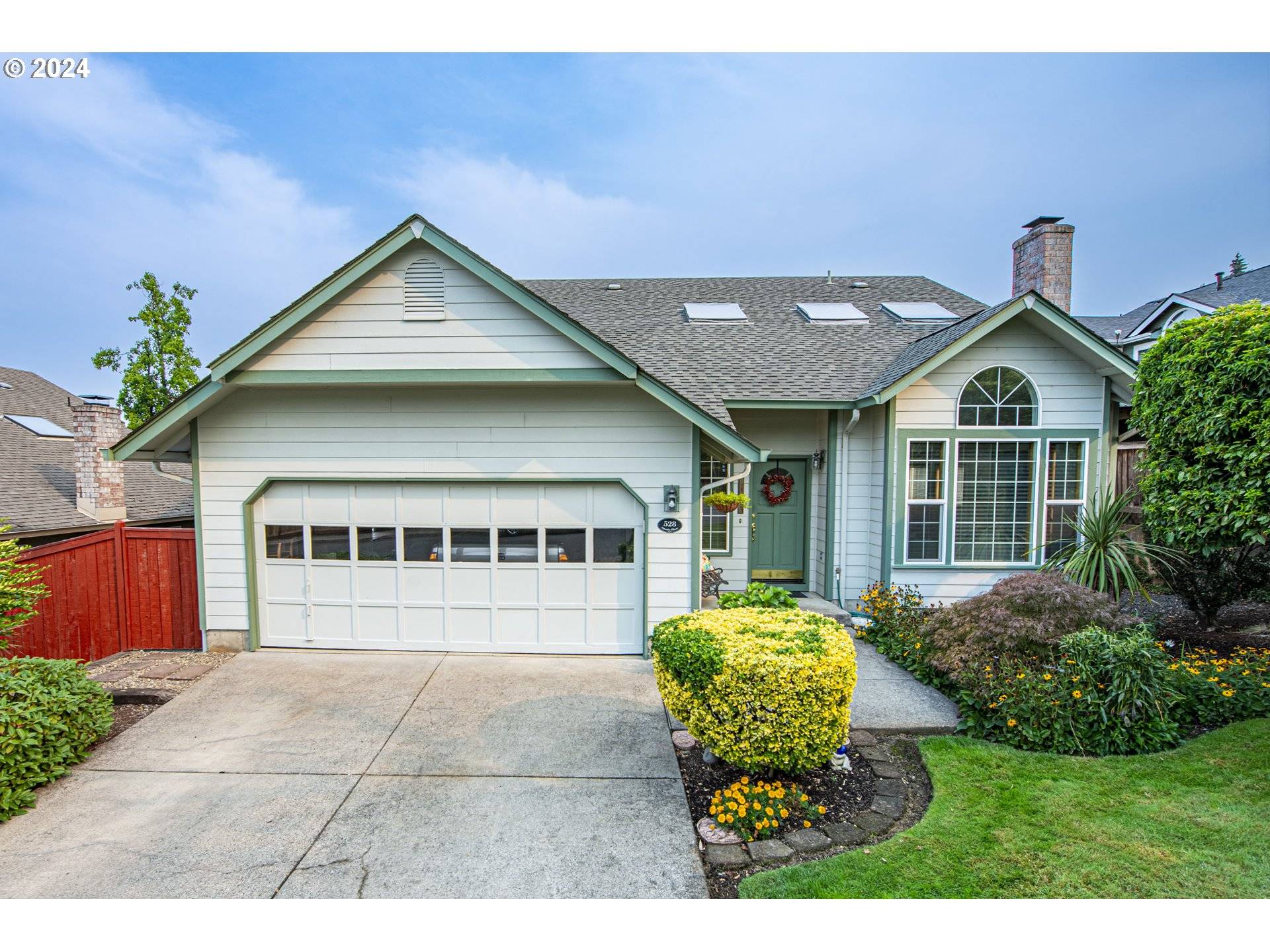 Springfield, OR 97477,528 GRANITE PL