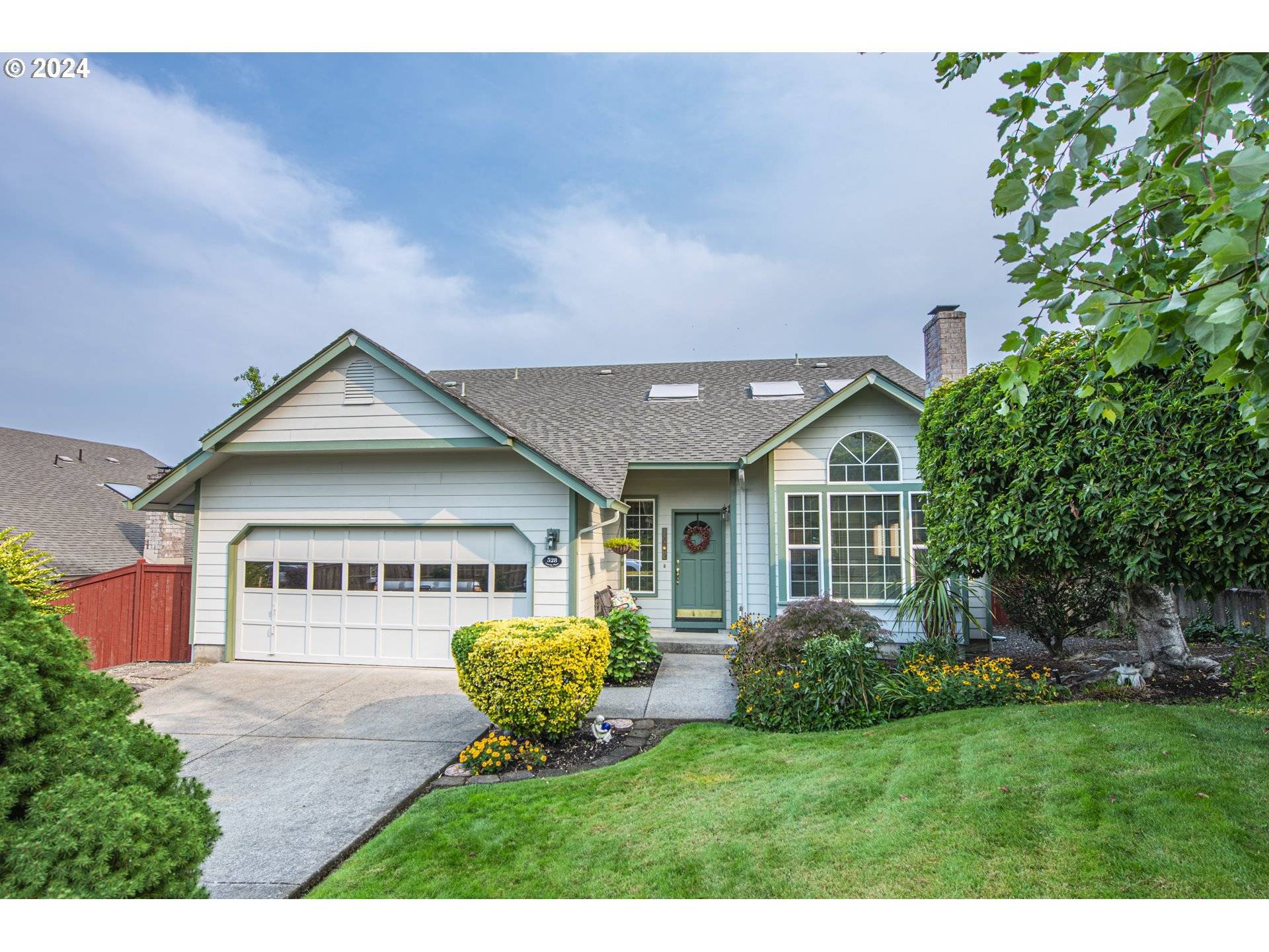 Springfield, OR 97477,528 GRANITE PL