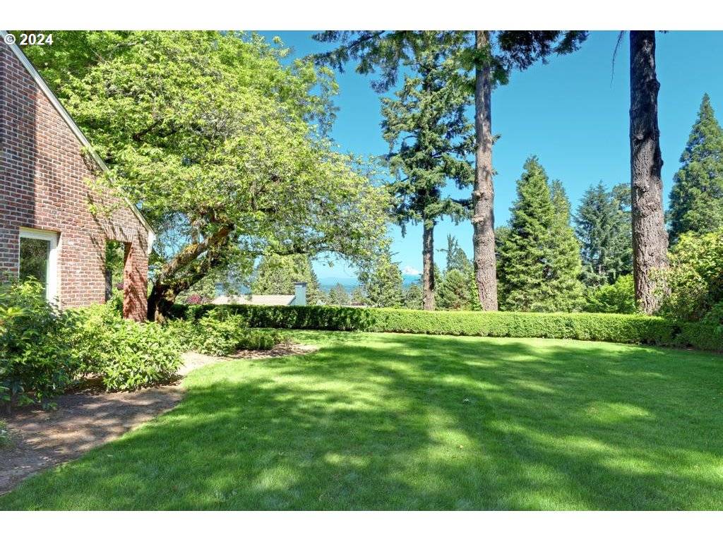 Lake Oswego, OR 97034,18815 GREEN BLUFF DR