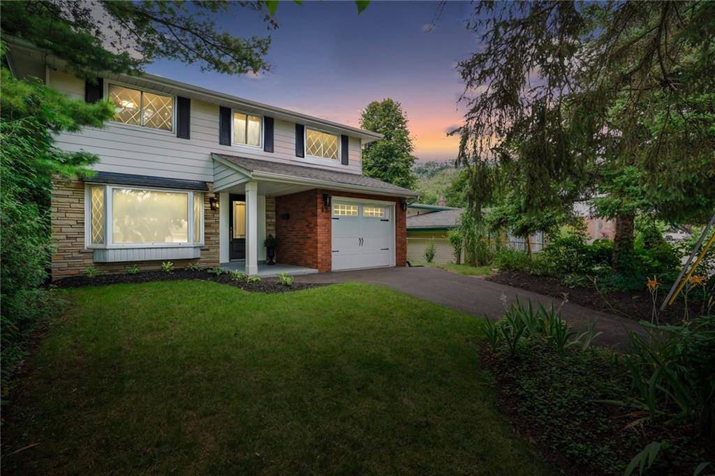 13 DELSEY Street, Dundas, ON L9H 1R9