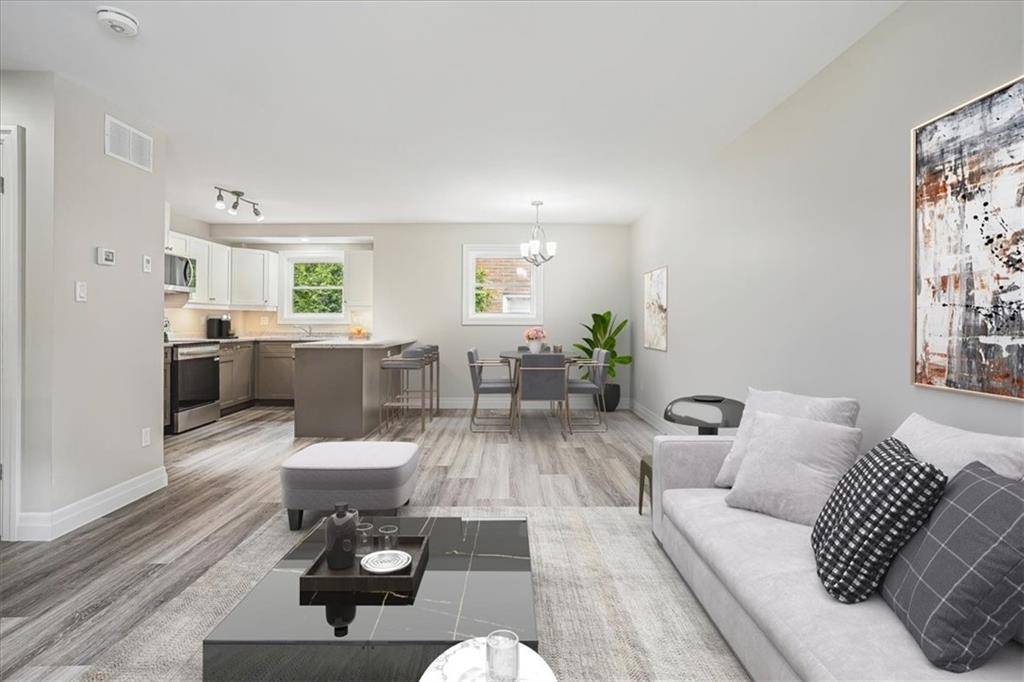38 Viewpoint Avenue, Hamilton, ON L8V 2S5