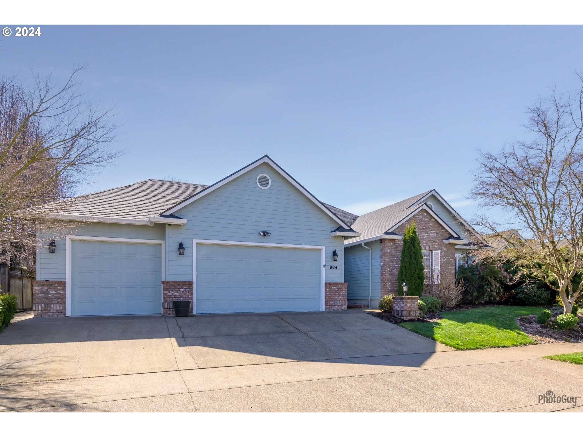 Eugene, OR 97404,964 LEONARDS WAY