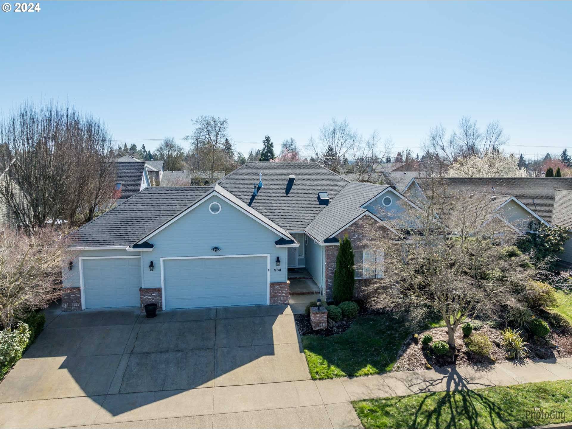 Eugene, OR 97404,964 LEONARDS WAY