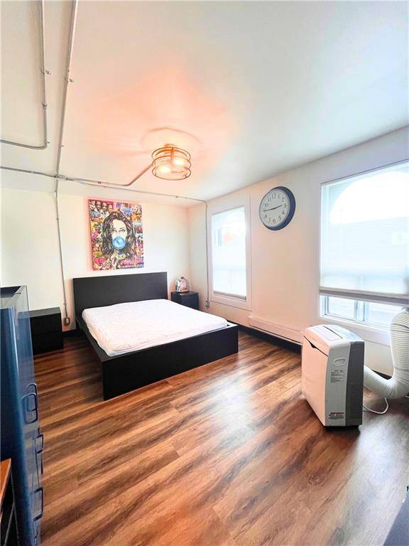 Hamilton, ON L8M 1P2,1129 MAIN Street E #1