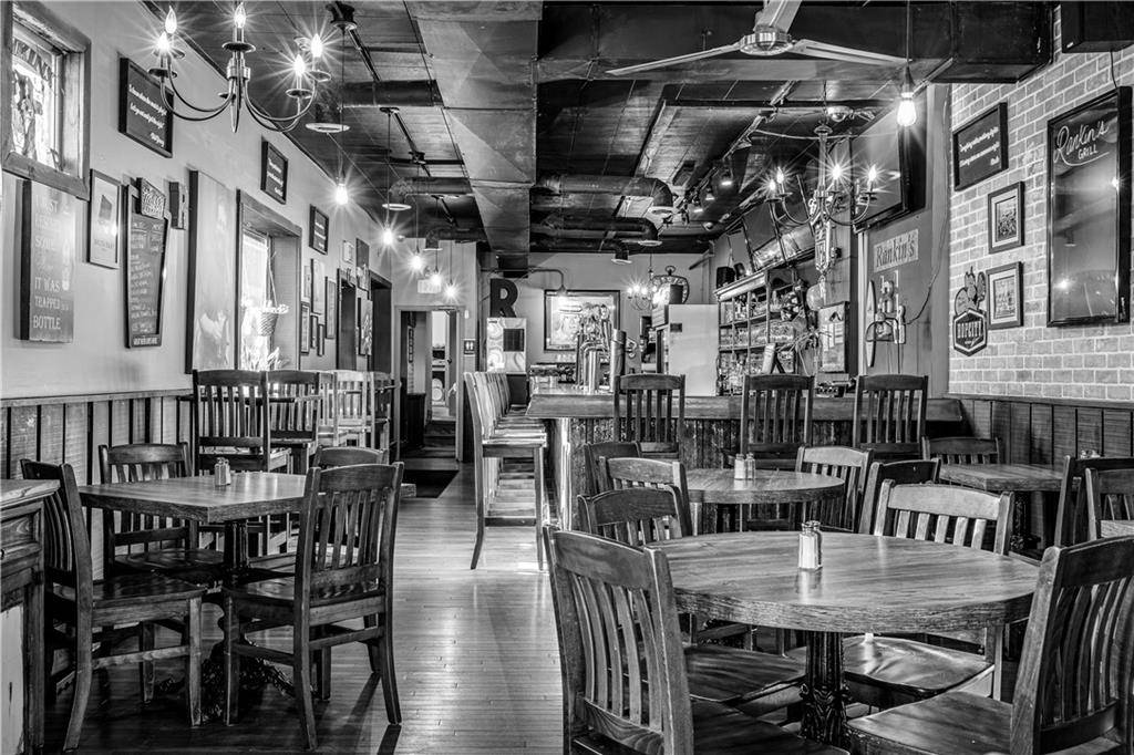 1342 MAIN Street E, Hamilton, ON L8K 1B5