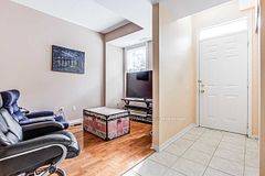 Toronto W04, ON M6A 3E7,760 Lawrence AVE W #43