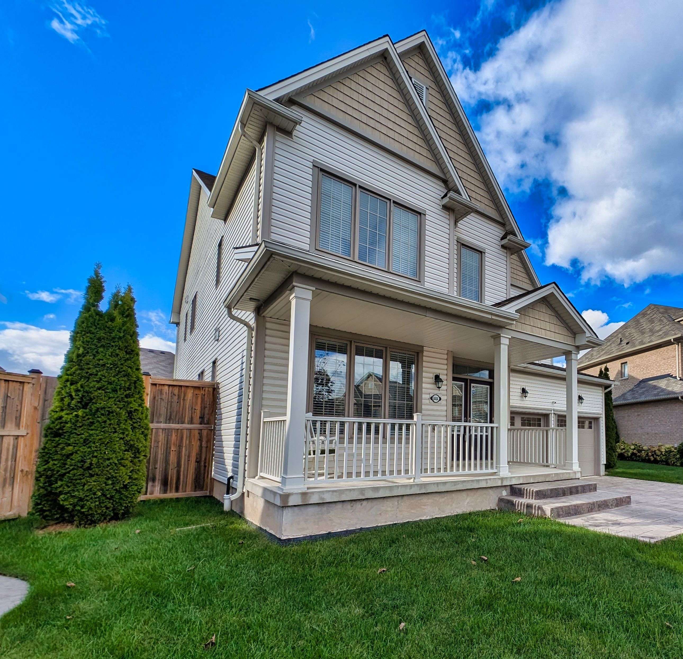 Niagara Falls, ON L2H 2Y6,8404 Sumac CT