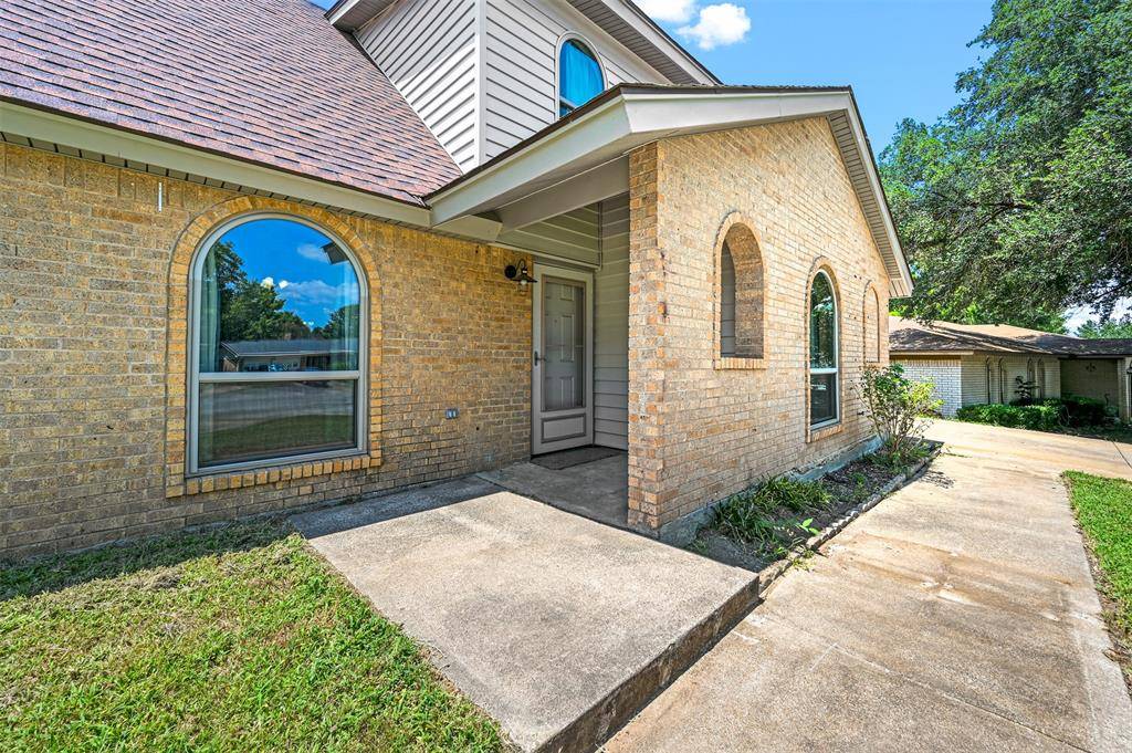 Arlington, TX 76012,802 Charter Oak Court