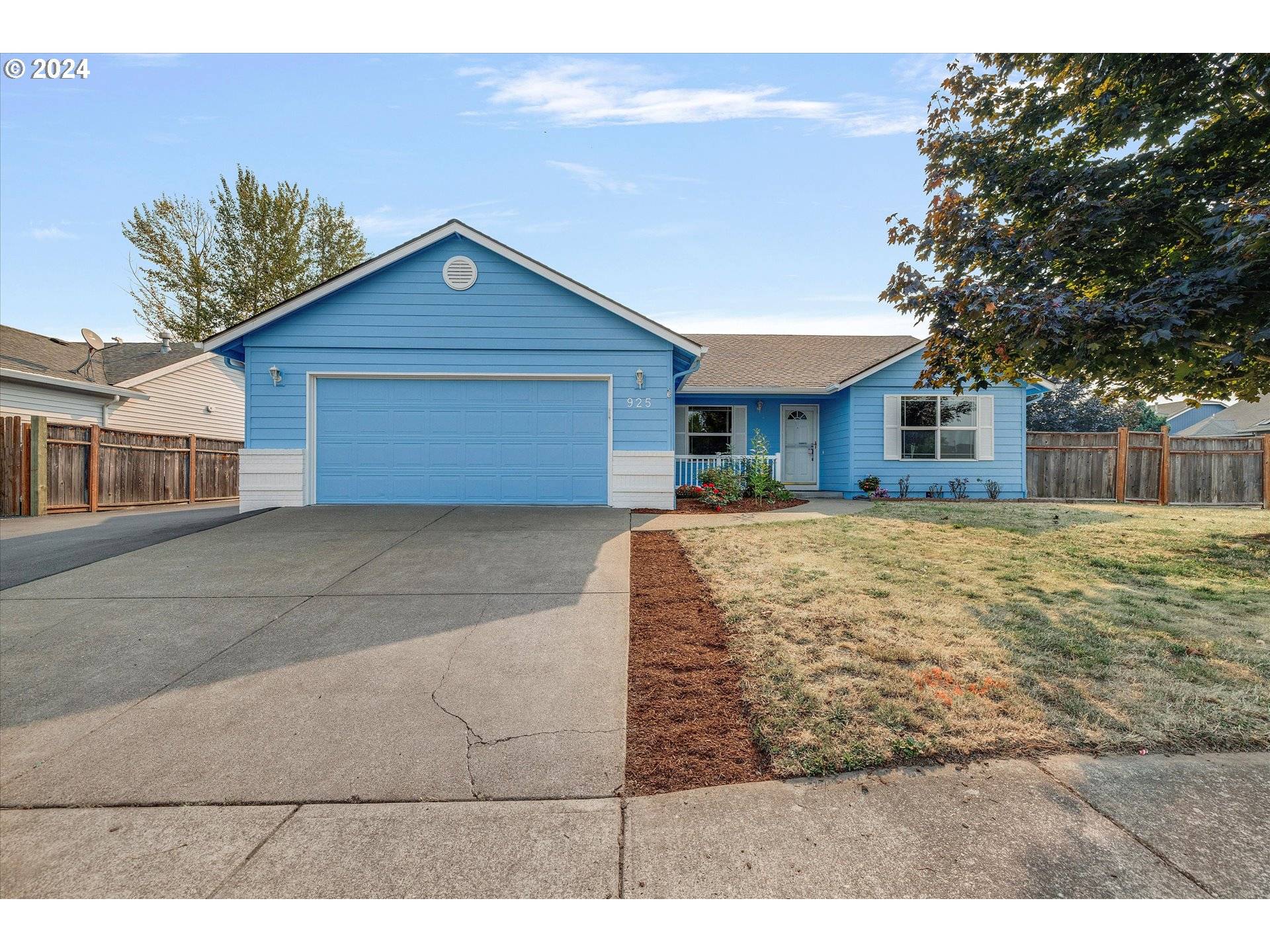 Molalla, OR 97038,925 MT VIEW LN