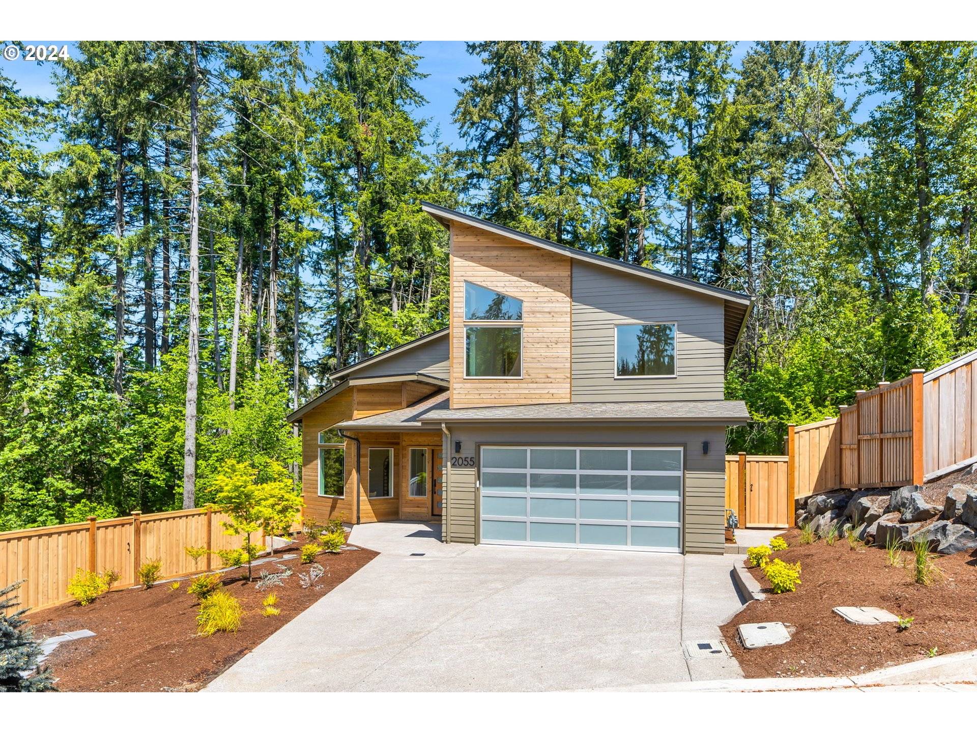 Eugene, OR 97403,2055 GOLFVIEW CT