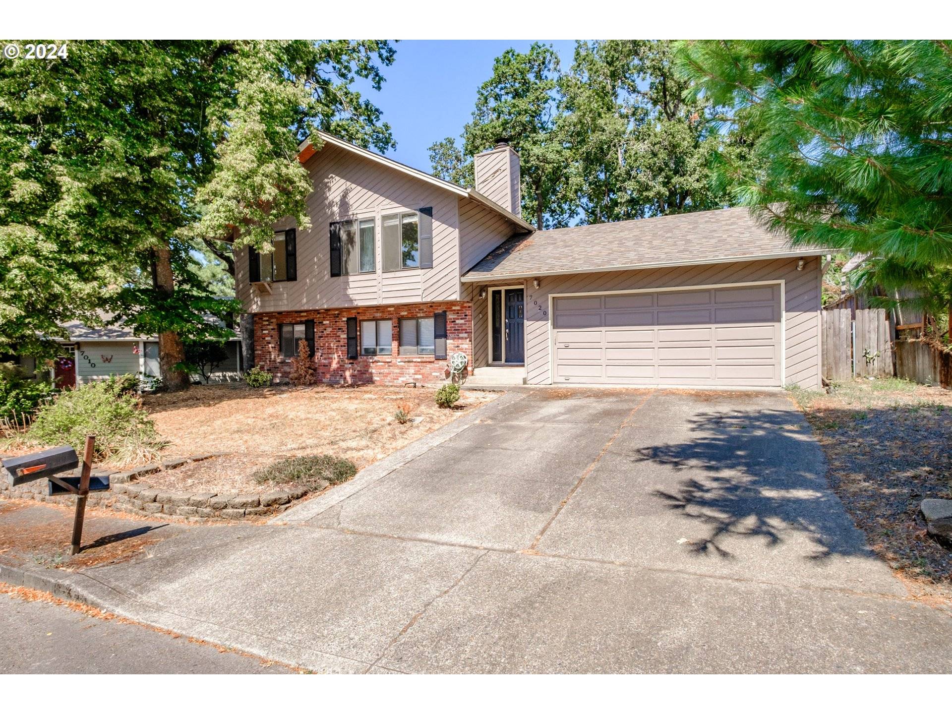 Gladstone, OR 97027,7020 DEBBIE CT